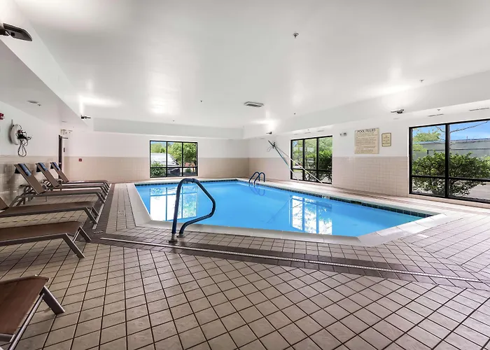 Hotel Hampton I-70e/hamilton Road 3*