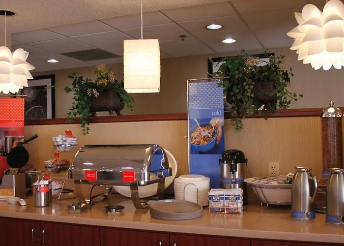 Hampton I-70e/hamilton Road Hotel 3*